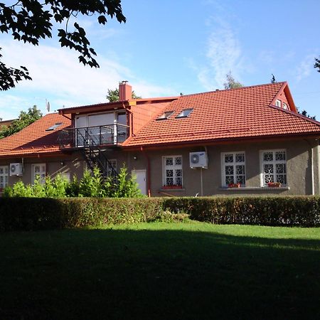 Klaipeda Inn Private Parking And Kitchen Exterior photo