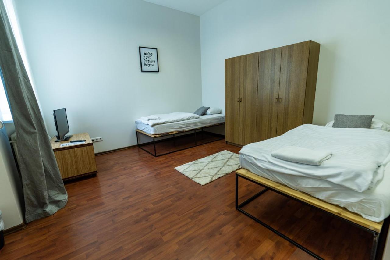 Klaipeda Inn Private Parking And Kitchen Exterior photo