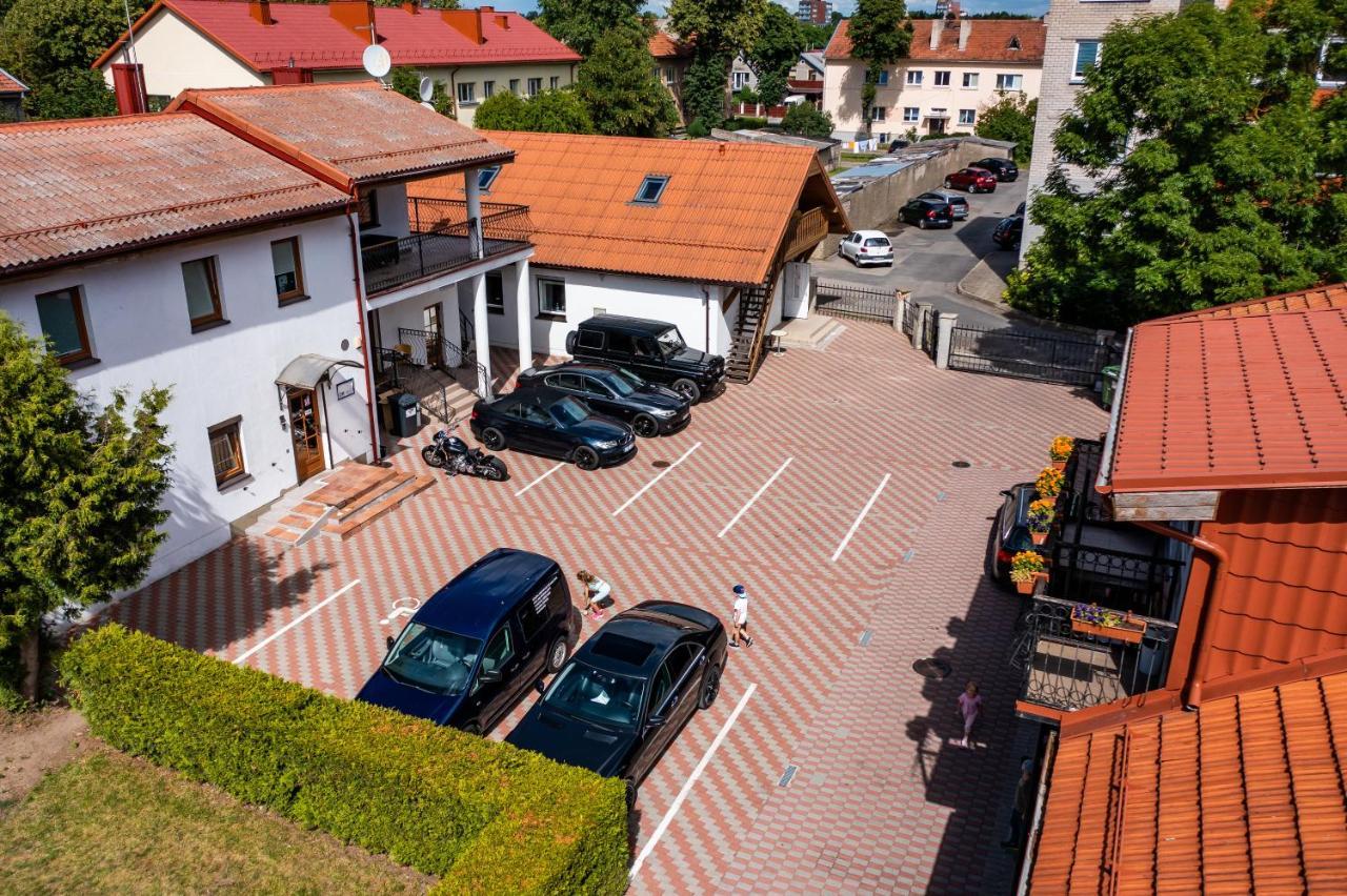 Klaipeda Inn Private Parking And Kitchen Exterior photo