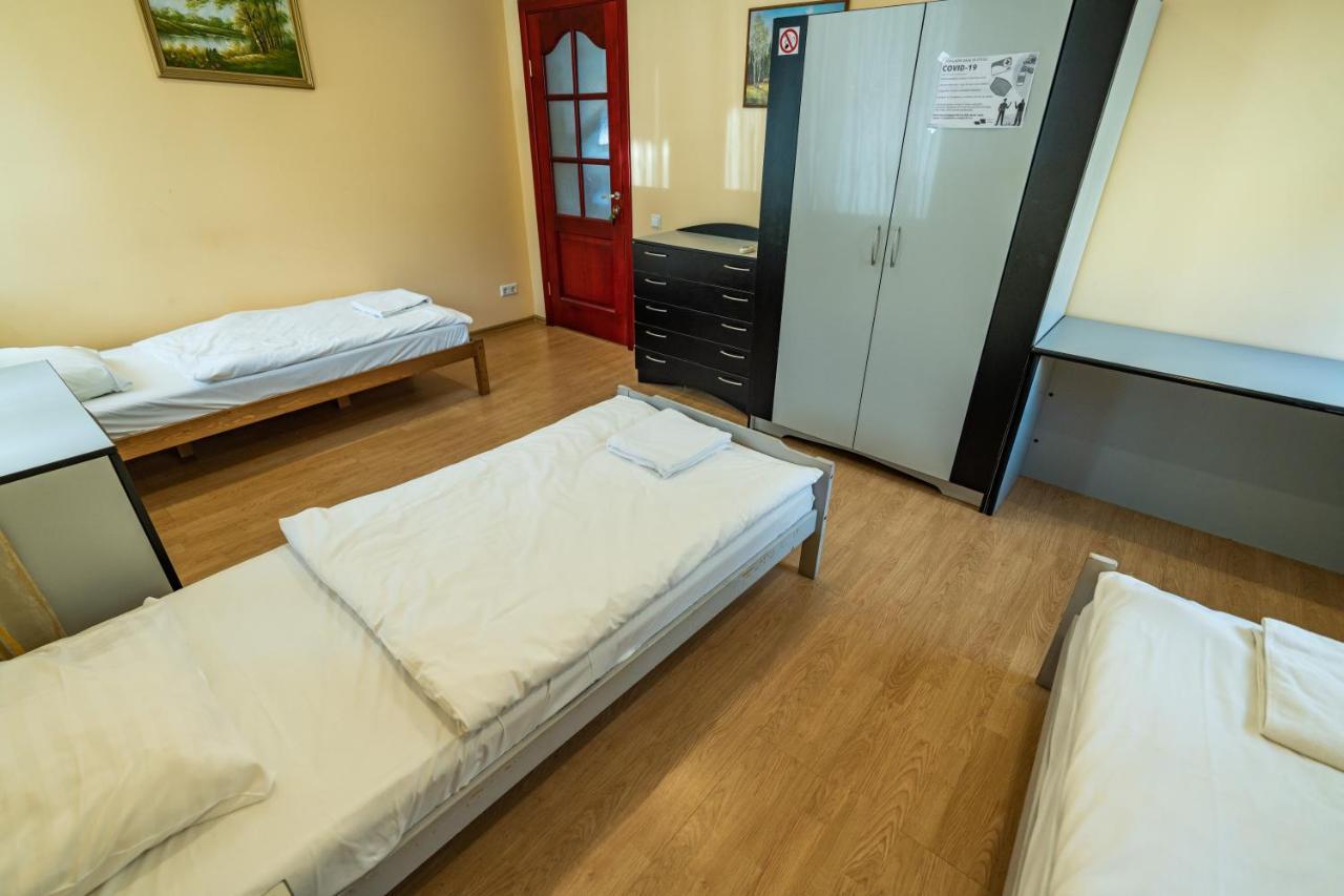 Klaipeda Inn Private Parking And Kitchen Exterior photo